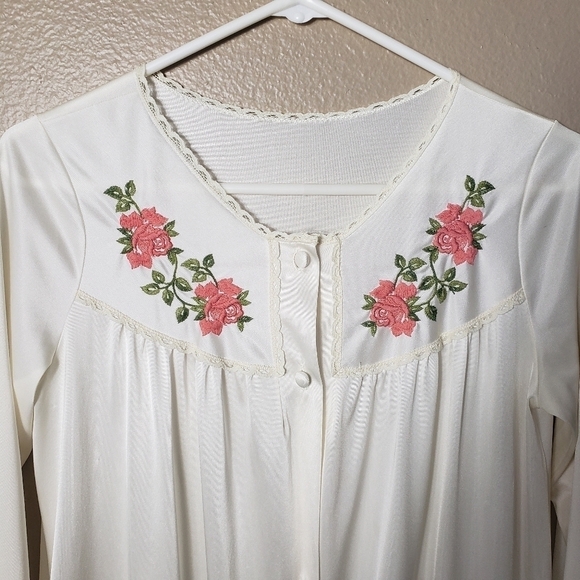 Vintage Lorraine Embroidered Satin Buttonfront Gown Robe-Size S - Picture 2 of 11